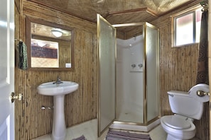 Panoramic Quad Room | Bathroom