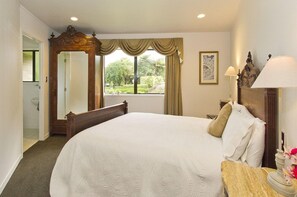 Egyptian cotton sheets, in-room safe, individually decorated - Doolan's Country Retreat - Adults Only (Hamurana)