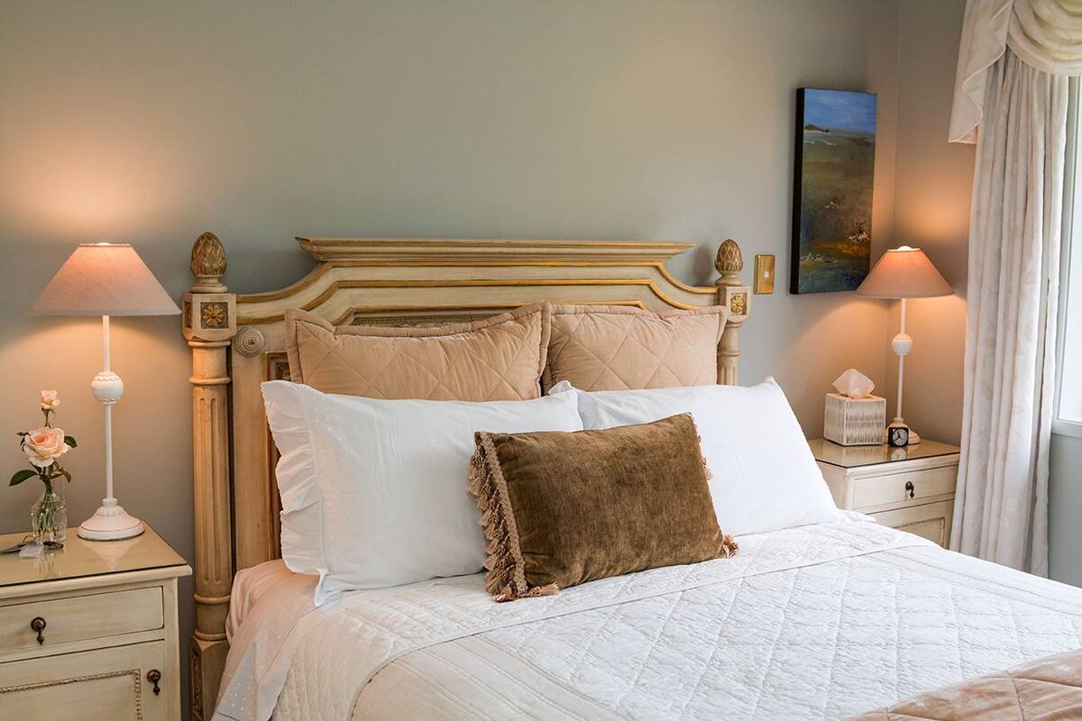 Egyptian cotton sheets, in-room safe, free WiFi, individually decorated