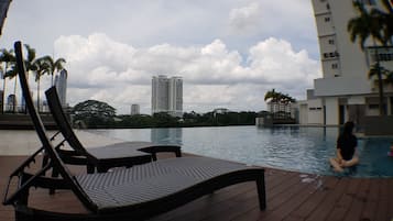 An infinity pool