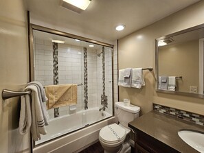 Shower, hair dryer, towels - Tall Pines Retreat - Comm Pool & Hot tub (FPC1053) (Incline Village)