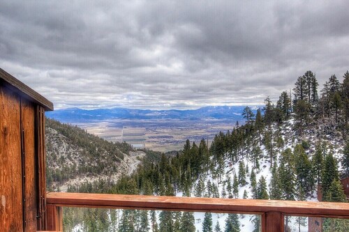 Lakescape - Lake View Condo w/ Hot Tub (HNC0693)