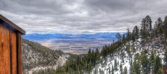 Lakescape - Lake View Condo w/ Hot Tub (HNC0693)