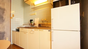 Apartamento básico, 3 quartos | Cofres nos quartos, individualmente decorados