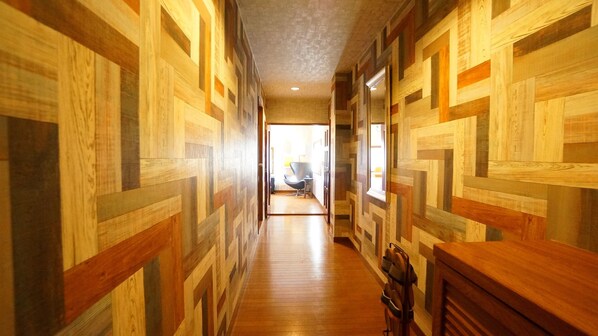 Apartamento básico, 1 quarto | Cofres nos quartos, individualmente decorados