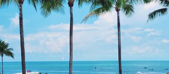 4 BED 3 BATH PERSONLIG H / C POOL, GRATIS DOCK SPACE RIGHT HERE !!!! SLEEP 10