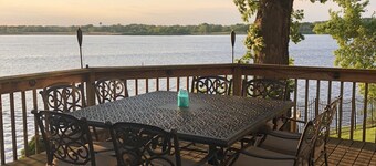 Stunning views and amazing sunsets at the lake!