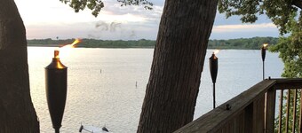 Stunning views and amazing sunsets at the lake!