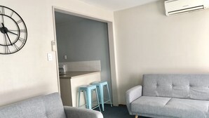 Apartment, 2 Bedrooms, Private Bathroom | Living room
