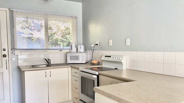 Apartment, 2 Bedrooms, Private Bathroom | Private kitchen