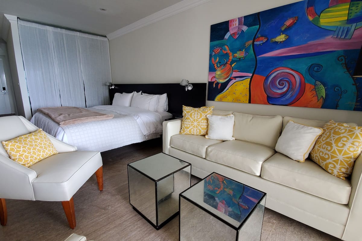 executive -fourth floor king | premium bedding, in-room safe, individually furnished, desk