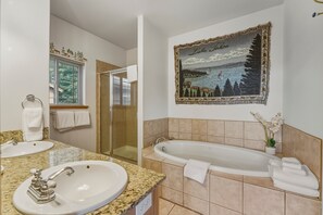 Shower, jetted bath, hair dryer, towels - Pine Mt. Paradise - Pool Table & Hot Tub | COH1057 (South Lake Tahoe)