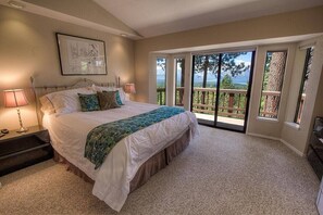 4 bedrooms, free WiFi, bed sheets