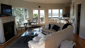 Smart TV, fireplace, computer monitors, printers