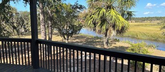 PRIVATE ISLAND VACATION ALL YOURS. Kyakers paradise! 5% weekly rental discount