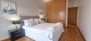 4 bedrooms, in-room safe, iron/ironing board, travel crib