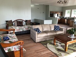 Smart TV, Netflix, books, streaming services