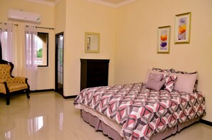 Căn hộ Premium, 2 phòng ngủ, bồn tắm, quang cảnh núi | 2 phòng ngủ, bộ đồ giường cao cấp, bàn ủi/dụng cụ ủi quần áo 