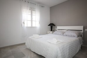 2 bedrooms, iron/ironing board, free WiFi, bed sheets