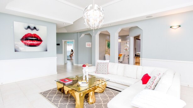Interior - Sparkle Luxury (Kingston)