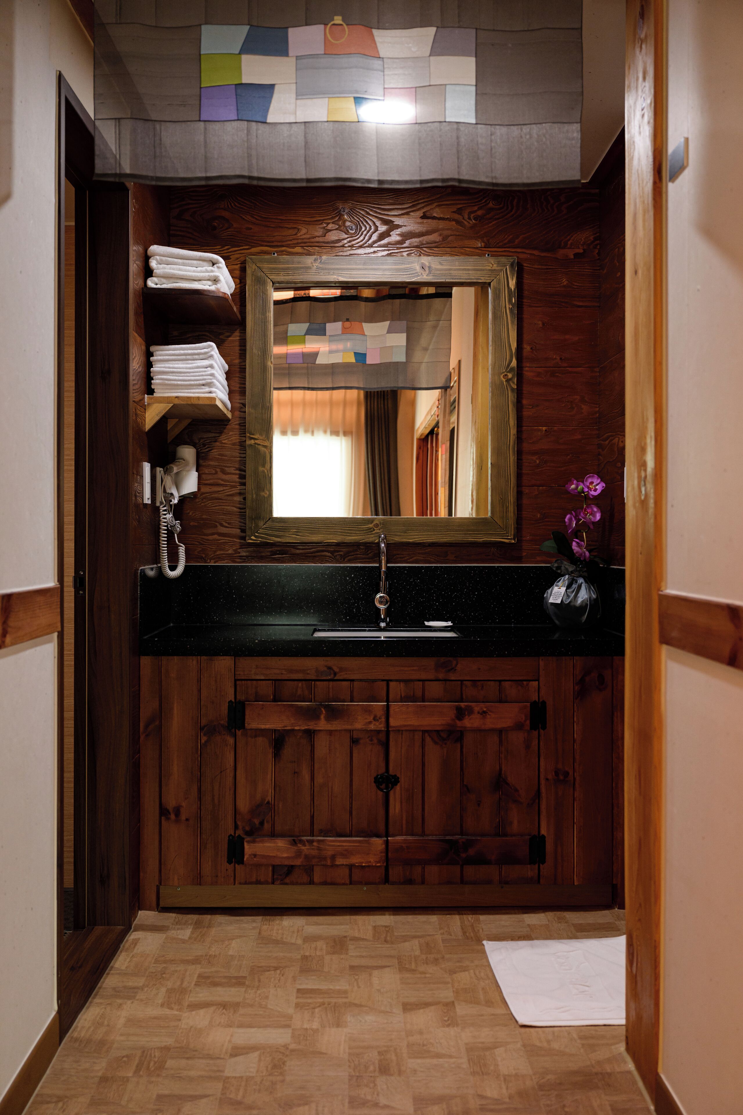 royal room | 1 bedroom, individually decorated, individually furnished, free wifi