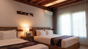 Suite Modern A Room | Individually decorated, individually furnished, free WiFi