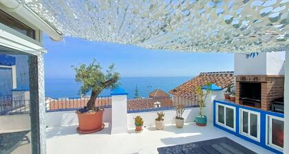 Bel appartement avec grande terrasse -vue mer- dans résidence avec piscine