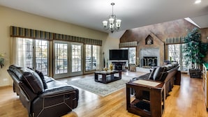 Unclassified image, 3 of 44, button - Lake view house (Darien)