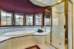 Maison Luxe, 1 très grand lit, non-fumeurs | Baignoire à jets