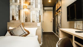 Semi Double Room, Smoking | Desk, free WiFi, bed sheets