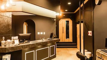 Pintu masuk interior