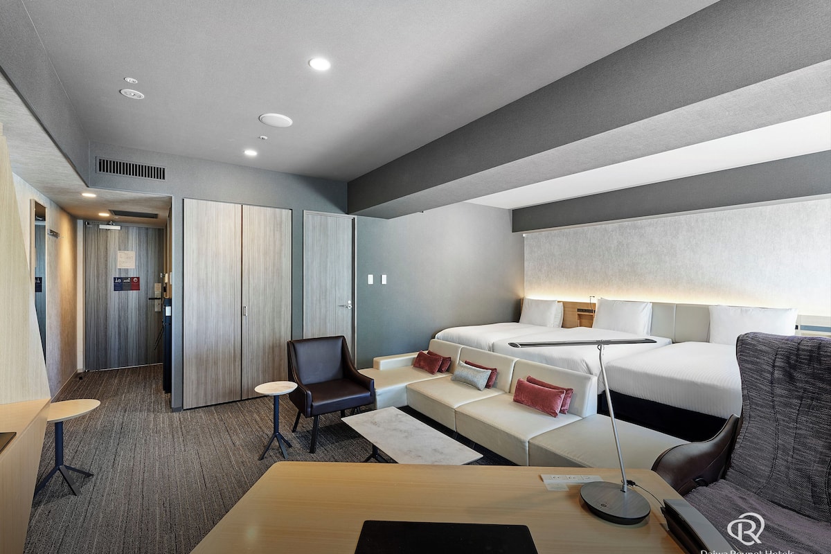 In-room safe, blackout curtains, soundproofing, iron/ironing board