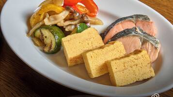 Daily buffet breakfast (JPY 1980 per person)