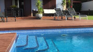 Ulkouima-allas, lÀmmitetty uima-allas