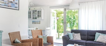 3 bedroom beach front home in Lauwersoog