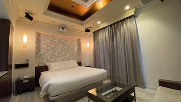 Deluxe-Zimmer, Nichtraucher (Corner) | 1 Schlafzimmer, Bettwäsche aus ägyptischer Baumwolle