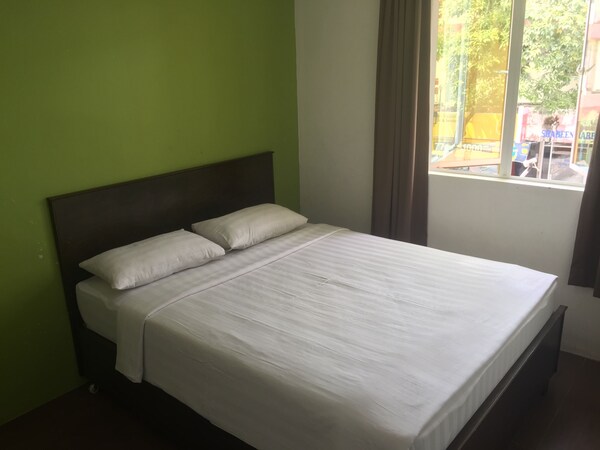 Red Tomato Hotel - Labuan