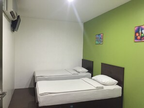 Business Double Room Single Use, 1 Double Bed, Smoking, City View - Red Tomato Hotel (Labuan)