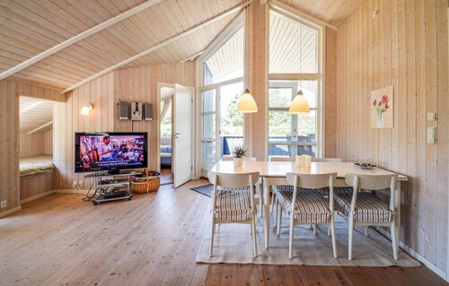 Lovely home in Rødby with kitchen