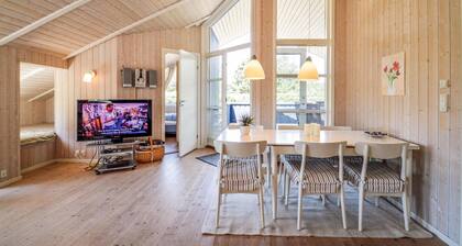 Lovely home in Rødby with kitchen