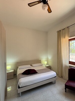 3 makuuhuonetta, silitysrauta/-lauta, vauvan matkasänky, ilmainen Wi-Fi