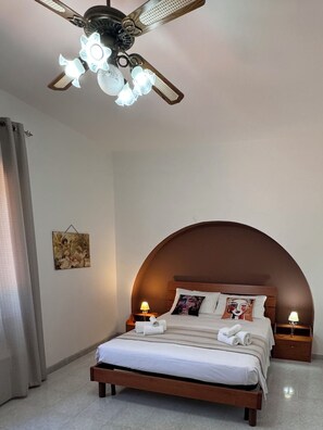 3 chambres, fer et planche à repasser, lit parapluie, Wi-Fi gratuit