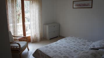 3 bedrooms, iron/ironing board