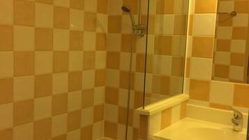 Baignoire, serviettes fournies
