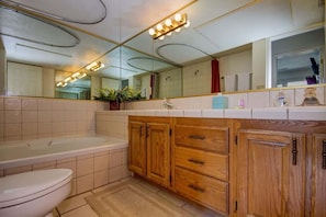 Shower, hair dryer, towels - Las Palmas Resort #1640 | All-Inclusive Amenities (Saint George)