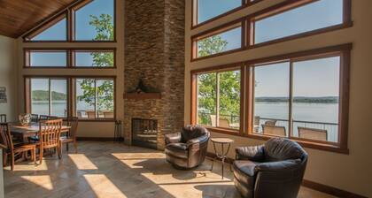 Luxusvilla am See mit 7 Schlafzimmern! Für bis zu 18 Personen und in der Nähe der Smokies!