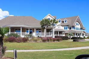 Exterior - Popular Spinnaker Beach House! Close to Beach! Amenity access included! (Seabrook Island)