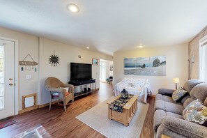 Televisie, een dvd-speler en boeken