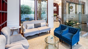 Lobby sitting area - Ruby Light Hotel Danang (Da Nang)