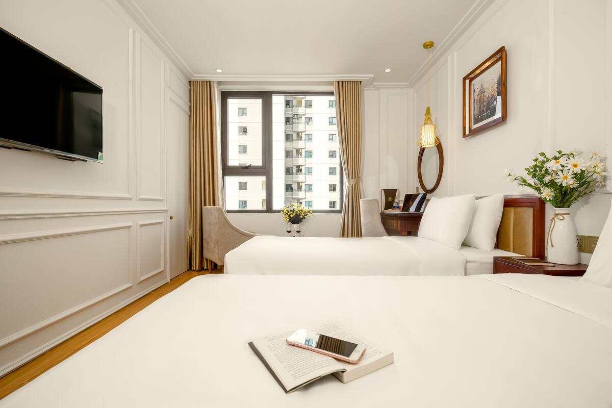 Camera Superior con 2 letti singoli, vista città | Biancheria da letto di alta qualità, minibar, una cassaforte in camera